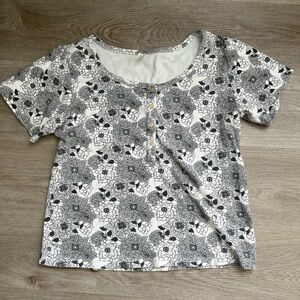 kate quinn Black & White Floral Short Sleeve Tee